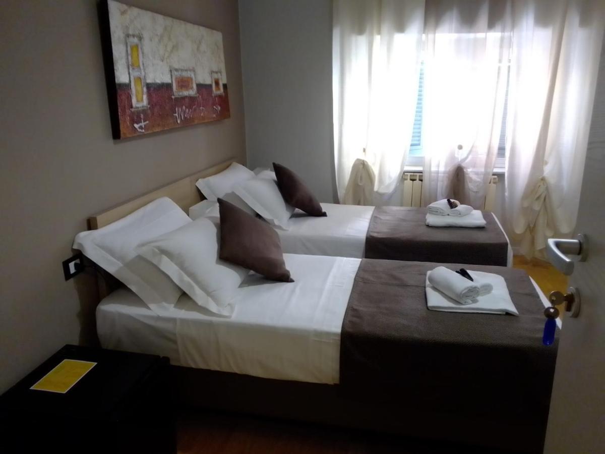 Domus Fieschi Rooms Genua Zewnętrze zdjęcie