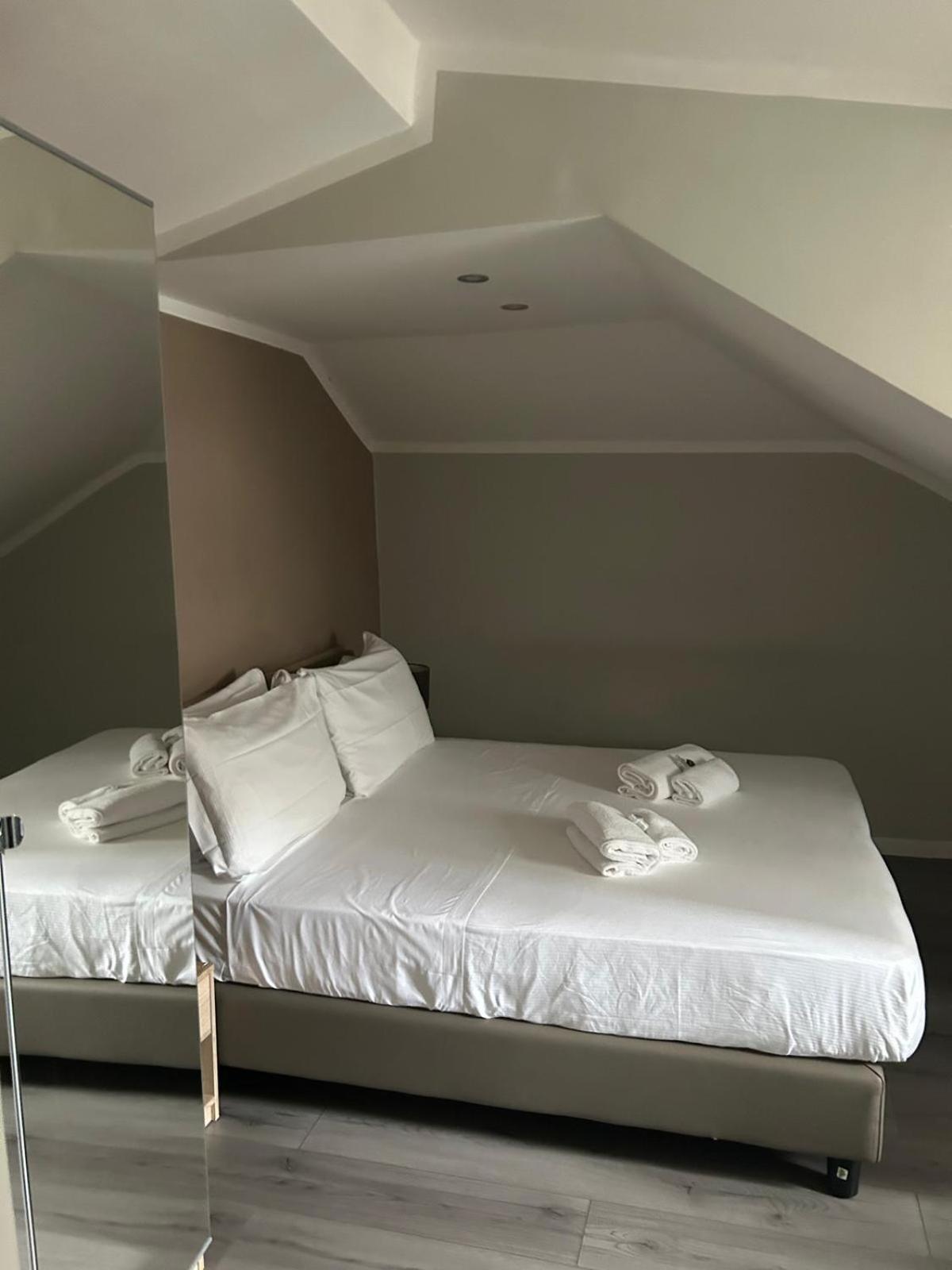 Domus Fieschi Rooms Genua Zewnętrze zdjęcie
